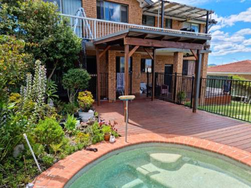 pool side pergola